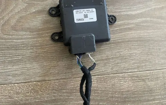 Ford Kuga III Other devices LJ6T19H423AA