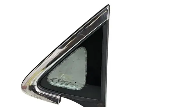 Chrysler Pacifica Front triangle window/glass 68227745AE 43R001229