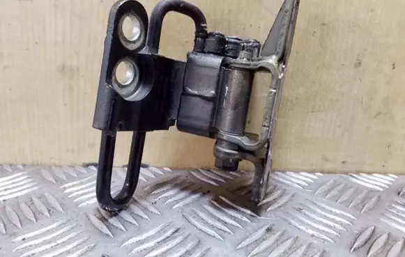 Volkswagen Phaeton Front door lower hinge 3D4831412C
