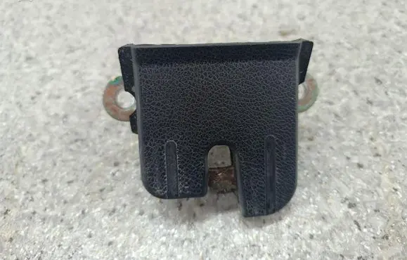 Volkswagen Golf VI Tailgate lock latch 5M0827505E