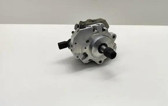 BMW 5 E60 E61 Fuel injection high pressure pump 7798333 0445010146 R70