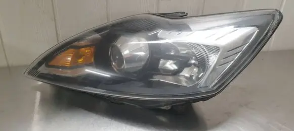 Ford Focus Headlight/headlamp 8M5113D155CF 0077R00