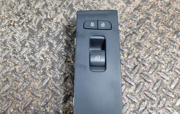 Volvo XC40 Electric window control switch 32274180 31456060