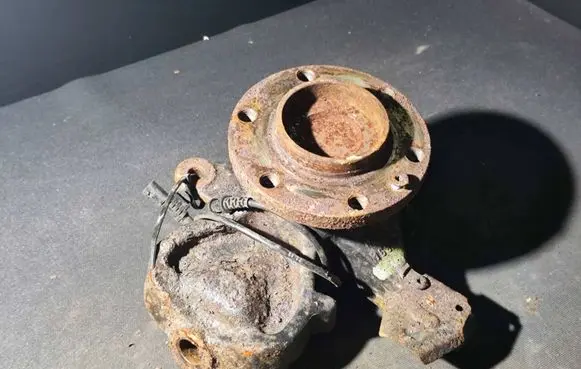 Mercedes-Benz Sprinter W906 Front wheel hub