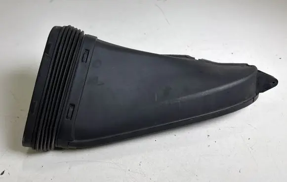 Audi A7 S7 4G Air intake duct part 4G0129624D