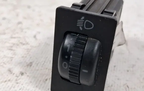Toyota Corolla Verso AR10 Headlight level height control switch 8415202021 37139
