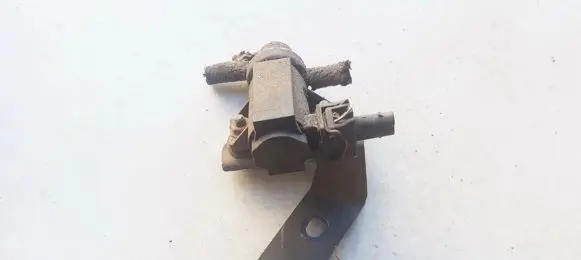 Volkswagen Golf III Turbo solenoid valve 1H0906627