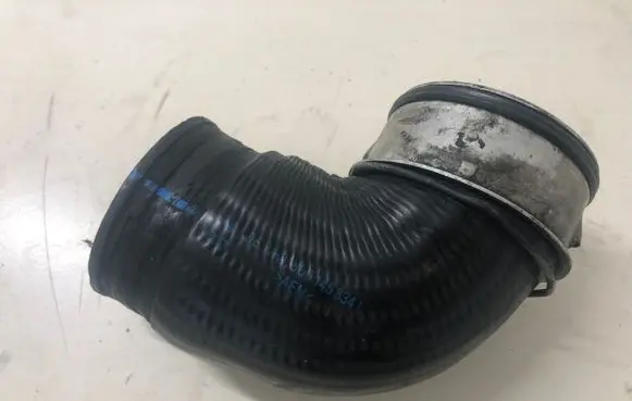 Audi A4 S4 B6 8E 8H Intercooler hose/pipe 8D0145834L
