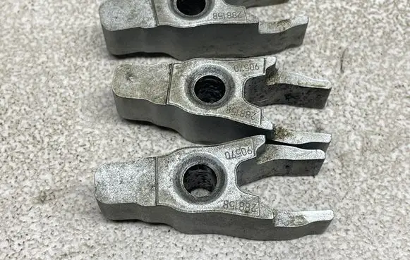 Opel Insignia B Fuel Injector clamp holder 288158 90570