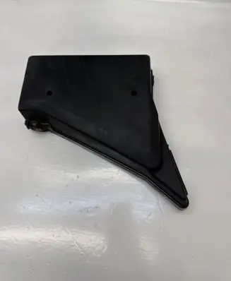 Subaru Outback Fuse box cover MB502000B