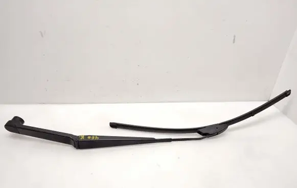 Subaru Forester SH Front wiper blade arm 7622