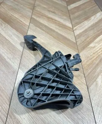 Volkswagen PASSAT B6 Clutch pedal 3C2721059AF 370089403
