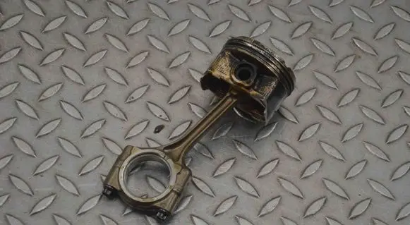 Subaru XV Piston AD70762