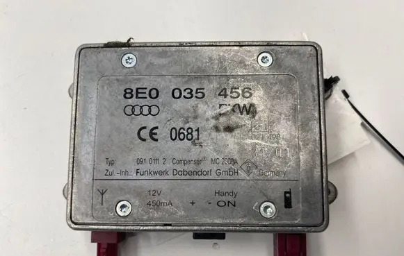 Audi A4 S4 B6 8E 8H Antenna control unit 8E0035456