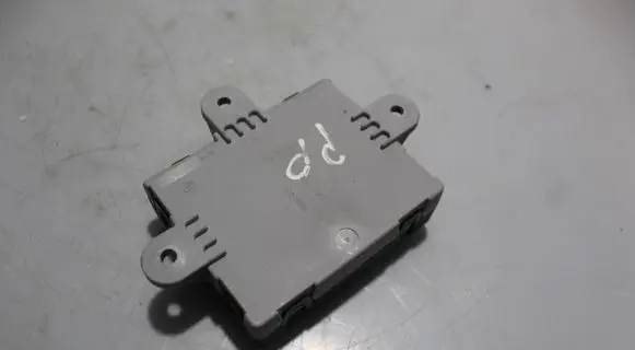 Ford Fiesta Door control unit/module 1014084500