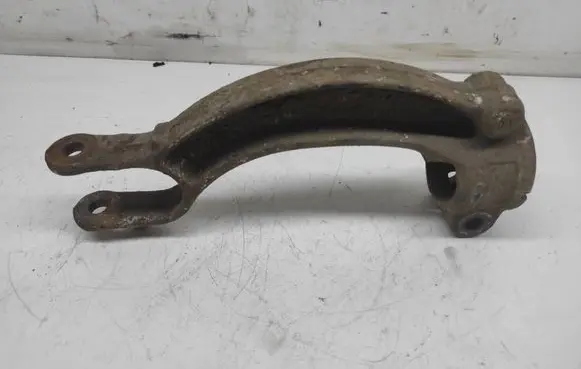 Audi A4 Allroad B8 Lower shock absorber bracket 8k0413