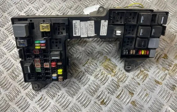 Jaguar XF X250 Fuse module 9664984480 56050002800 DX2314290APC