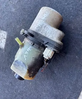 Ford C-MAX I Power steering pump 4M513K514BD
