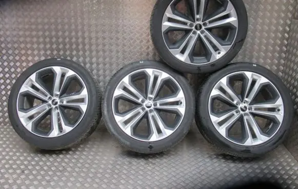 Audi Q8 R16 alloy rim 4M8601025AN
