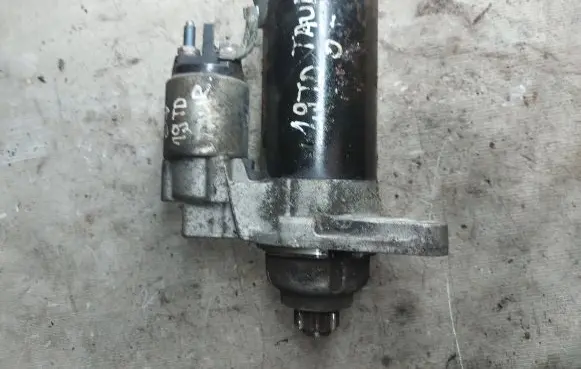 Volkswagen Touran I Starter motor