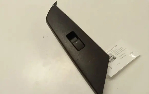 Mazda 3 II Electric window control switch BBM4528H BCD166380A