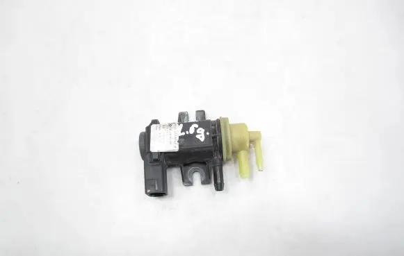 Volkswagen Caddy Turbo solenoid valve 04L131051AH 15092014 04062016