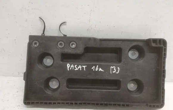 Volkswagen PASSAT B8 Battery tray 3Q0804869