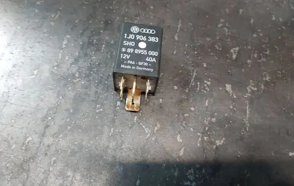 Volkswagen Golf IV Other relay 1J0906383 898955000 409