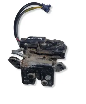 Toyota Avensis T250 Loading door lock