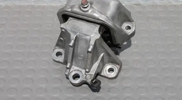 Mitsubishi Eclipse Cross Gearbox mount PODUSZKA-SKRZYNI LAPA-SKRZYNI