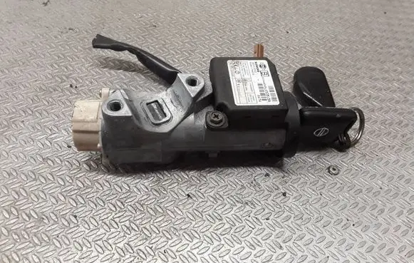 Nissan X-Trail T30 Ignition lock 28590C9902 2671032209 5WK48042A