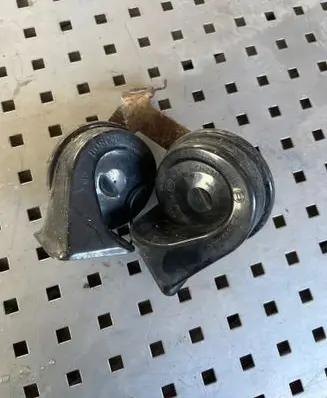 Citroen C4 I Horn signal 703881157