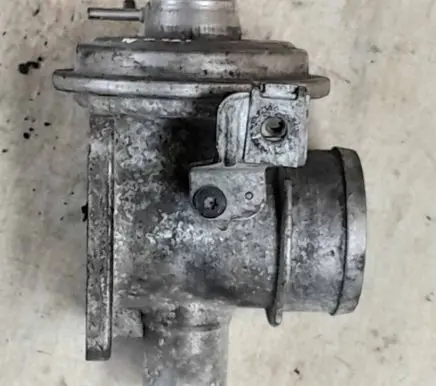 BMW 5 E39 EGR valve 78545204