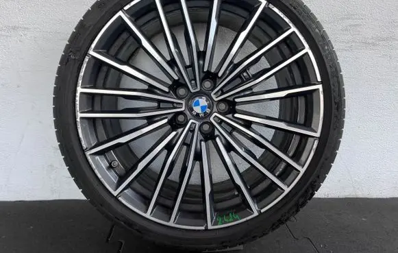 BMW 8 G14 R19 alloy rim 8072026