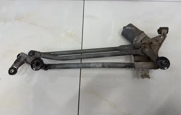 Front wiper linkage and motor