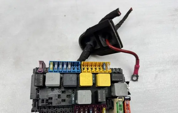Mercedes-Benz GL X166 Fuse module A1669063801