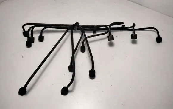 Fuel injector supply line/pipe