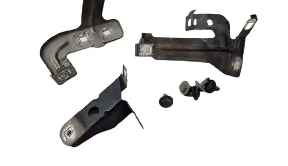 BMW 4 F36 Gran coupe Fender mounting bracket 7255821