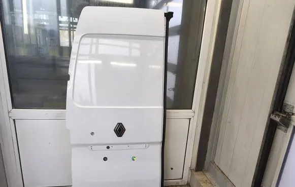 Renault Master IV Rear door