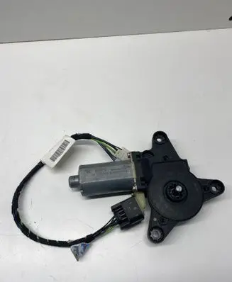 Mercedes-Benz Vito Viano W639 Front door window regulator motor 0130821940