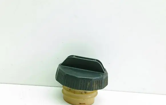 Mitsubishi Colt Fuel tank filler cap 