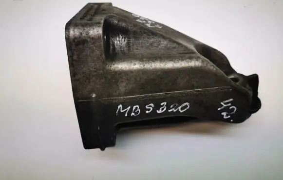 Mercedes-Benz S W221 Engine mounting bracket A6422230404