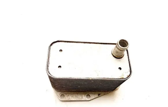 Volvo XC90 Engine oil radiator 6G9N6A642AA