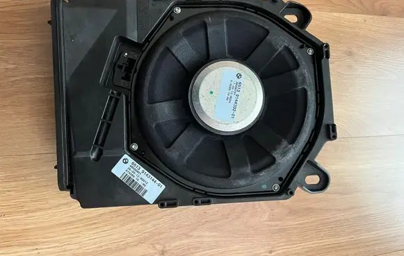 BMW X1 E84 Subwoofer speaker 9143144 65139143144 65139144202