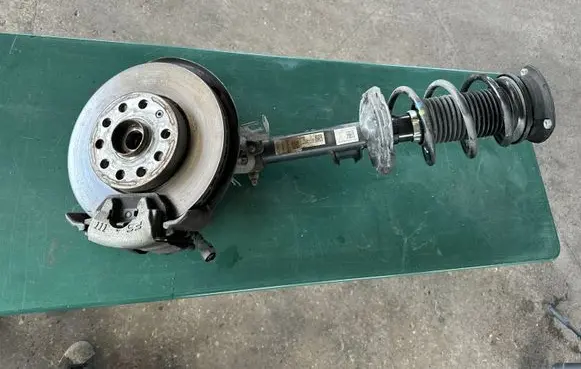 Volkswagen Golf Sportsvan Front wheel hub spindle knuckle 5Q0256P