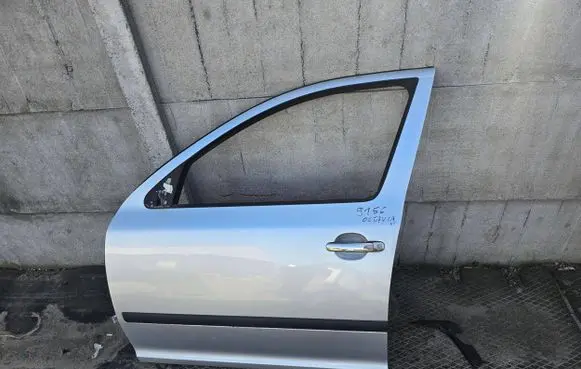 Skoda Octavia Mk2 (1Z) Front door