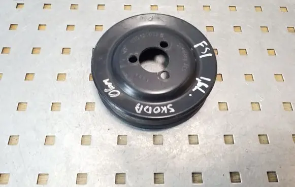 Skoda Octavia Mk2 (1Z) Water pump pulley 03D121028B