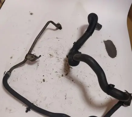 Ford Mondeo MK IV Engine coolant pipe/hose