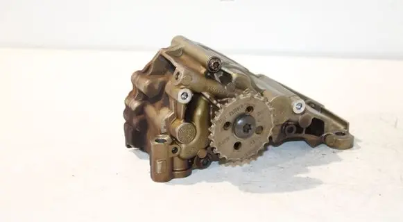 BMW 5 E60 E61 Oil pump 7551004