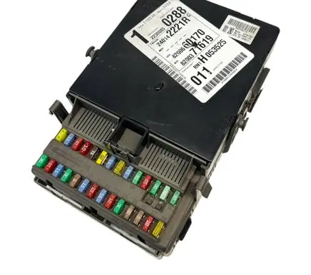 Renault Espace - Grand espace IV Fuse module 240142221R 8200336748 8200660170